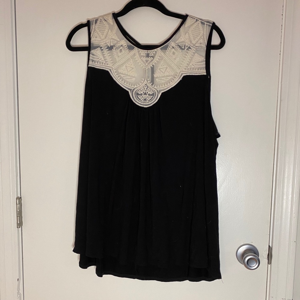 Black sleeveless shirt